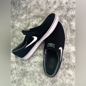 Nike Janoski Slip Ons
